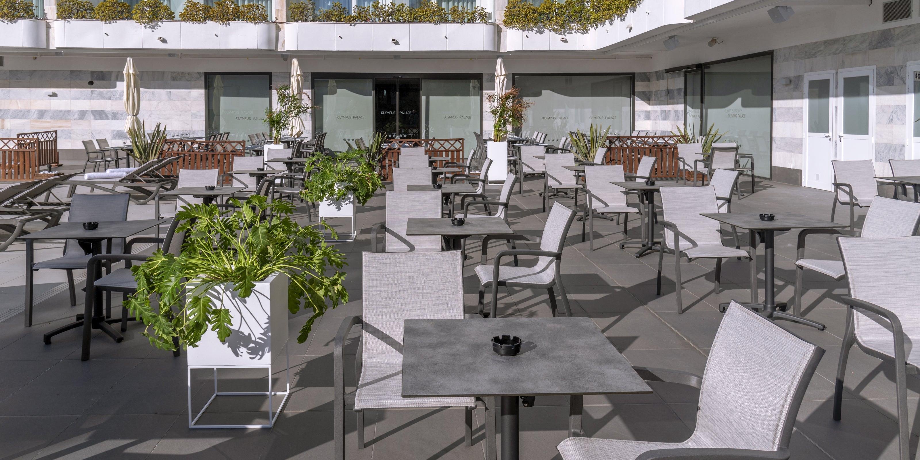 Comment aménager une terrasse de restaurant pour maximiser l’espace extérieur et l’accueil client ?